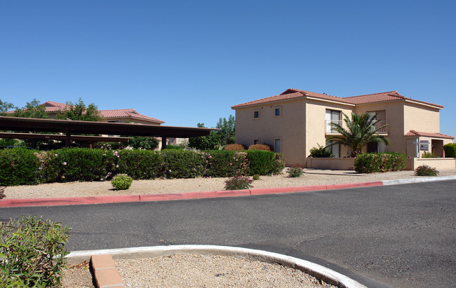 Por Of Turf Village in Phoenix, AZ - Building Photo - Building Photo