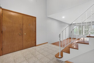 7245 N Kostner Ave in Lincolnwood, IL - Building Photo - Building Photo