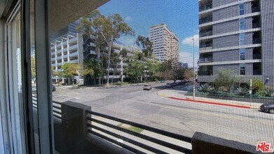 701 S Kingsley Dr in Los Angeles, CA - Building Photo - Building Photo