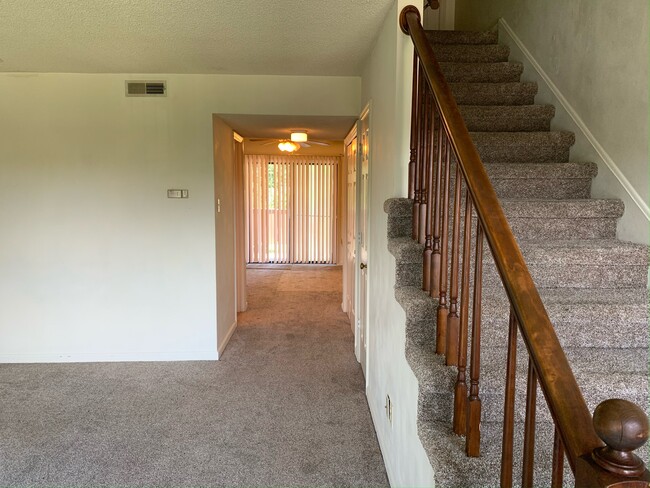 425 Cross Creek Rd in Knoxville, TN - Building Photo - Building Photo