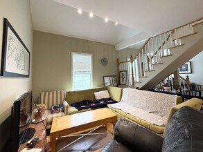 51 Clifton St, Unit 51 in Cambridge, MA - Building Photo - Building Photo