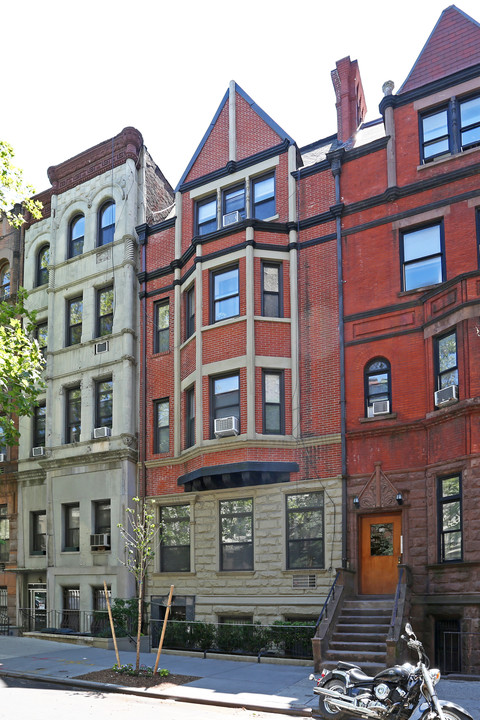 156 W 75th St in New York, NY - Foto de edificio