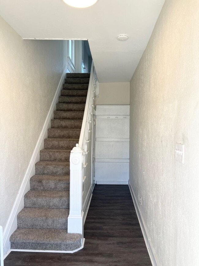 3010 Zephyr Ave in Pittsburgh, PA - Building Photo - Building Photo