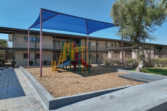 Camelback Properties in Phoenix, AZ - Building Photo - Building Photo