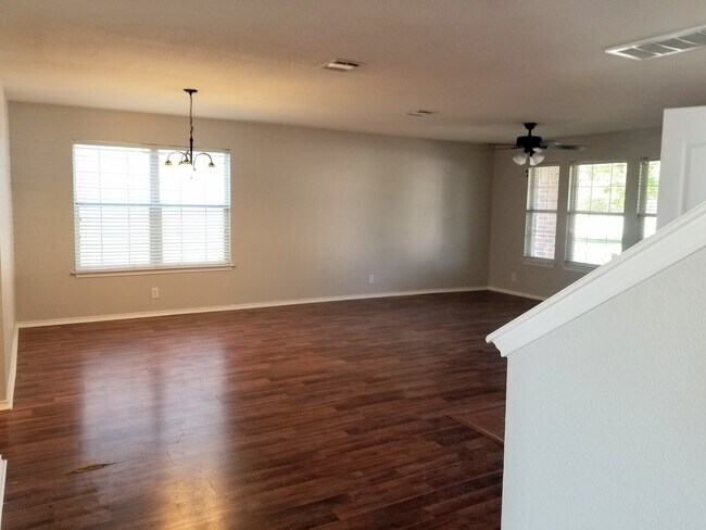 196 Valero Dr in San Marcos, TX - Building Photo - Building Photo