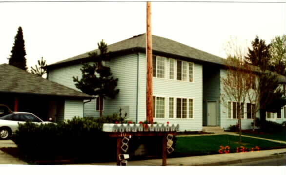 302 Garden Ct in Snohomish, WA - Foto de edificio