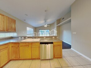 100 Fieldstream North Blvd in Orlando, FL - Foto de edificio - Building Photo