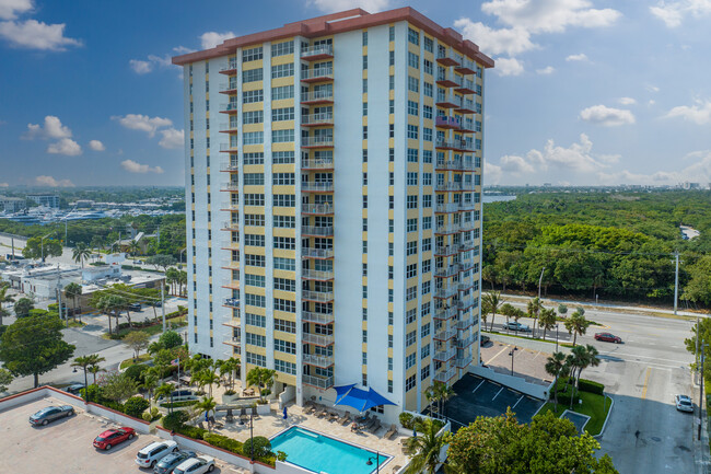 Carlton Tower in Fort Lauderdale, FL - Building Photo - Building Photo