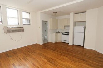 922 W Dakin St, Unit 011 in Chicago, IL - Building Photo - Building Photo