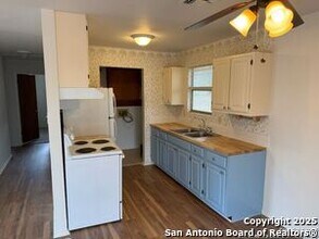 173 Water Oak Ln in Canyon Lake, TX - Building Photo - Building Photo