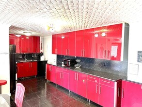 200 178th Dr in Sunny Isles Beach, FL - Building Photo - Building Photo