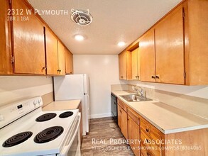 2312 W Plymouth St in Seattle, WA - Building Photo - Building Photo