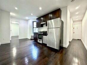 121 La Salle St in New York, NY - Building Photo - Building Photo