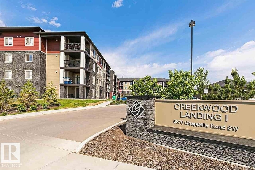 5370 Chappelle Rd. SW in Edmonton, AB - Building Photo