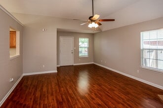 5848 Kayla Dr in Southaven, MS - Foto de edificio - Building Photo