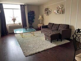 7510 Hornwood Dr in Houston, TX - Building Photo