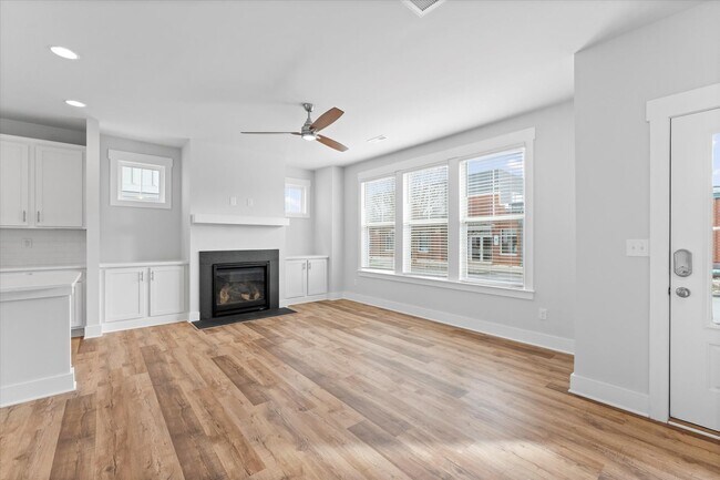 628 Amalfi Dr in Davidson, NC - Building Photo - Building Photo