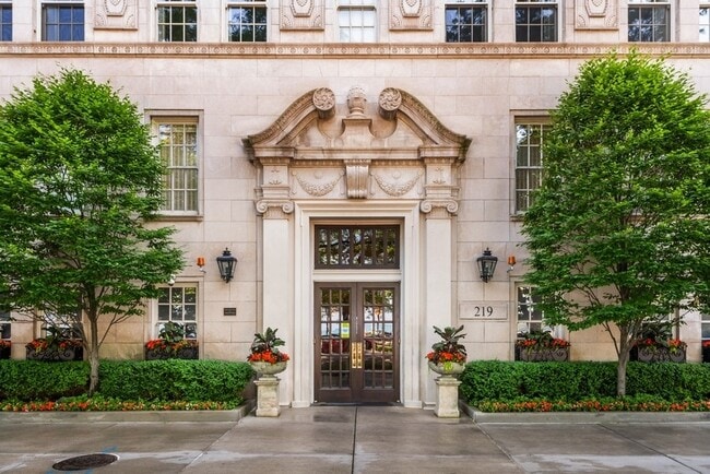 property at 219 E Lake Shore Dr