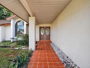 566 SE Damask Ave in Port St. Lucie, FL - Building Photo - Building Photo