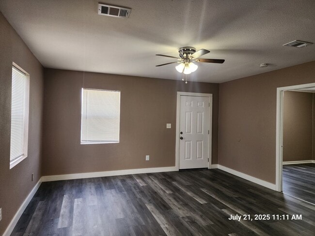 1305 Cordrey Ave in Orange, TX - Building Photo - Building Photo