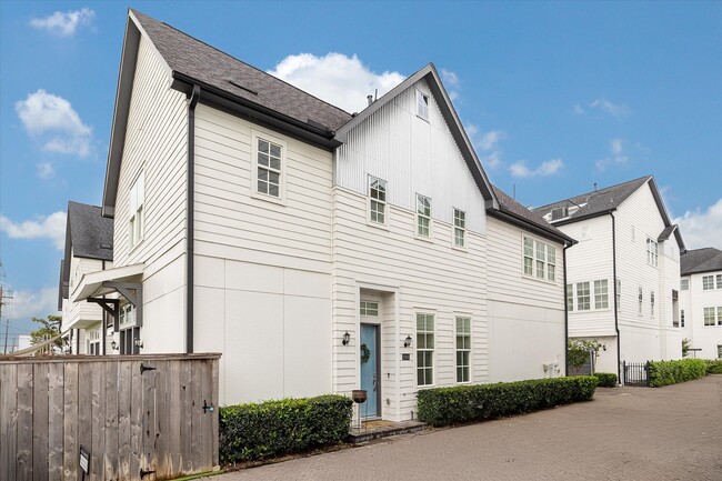 3302 W 12th St in Houston, TX - Building Photo - Building Photo