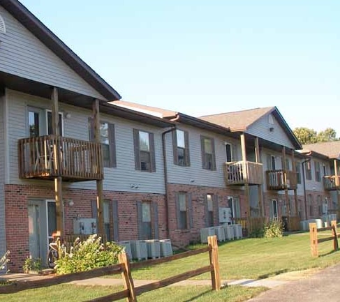 Dixon River Apartments in Dixon, IL - Building Photo