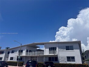 7440 Byron Ave in Miami, FL - Building Photo - Building Photo