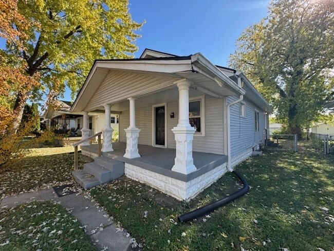 property at 1405 Hoefgen St