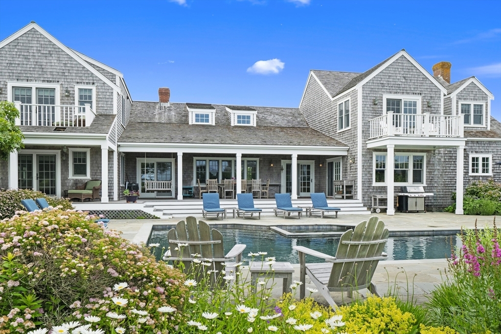 28 Bosworth Rd in Nantucket, MA - Building Photo