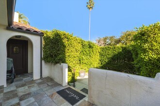 809 N La Jolla Ave in Los Angeles, CA - Building Photo - Building Photo