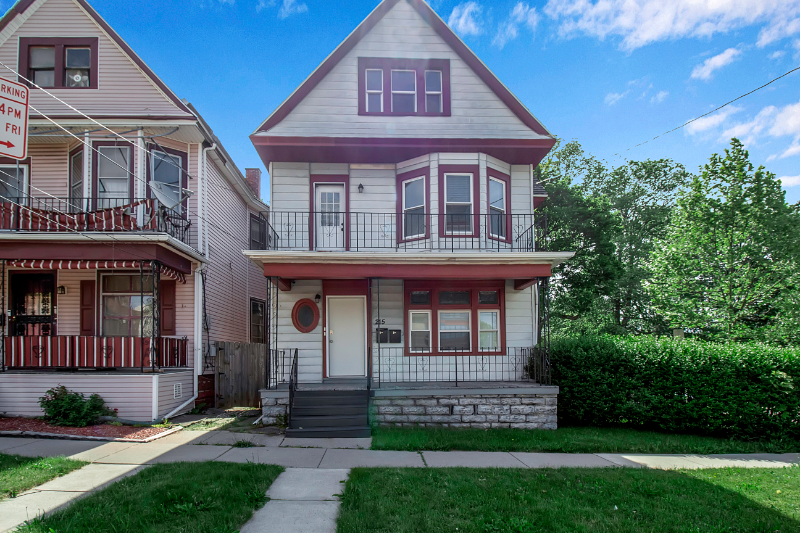 215 Maple St in Buffalo, NY - Building Photo