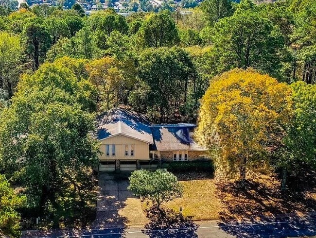 property at 12805 Rivercrest Dr