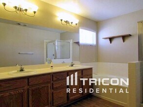 2881 Deep Creek Ln in Las Vegas, NV - Building Photo - Building Photo
