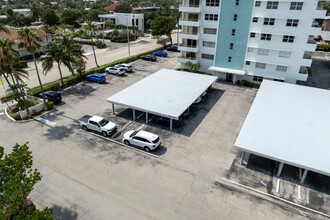 Tiffany Gardens West in Pompano Beach, FL - Building Photo - Building Photo