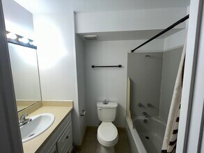 1750 kalakaua Ave, Unit 1506 in Honolulu, HI - Building Photo - Building Photo