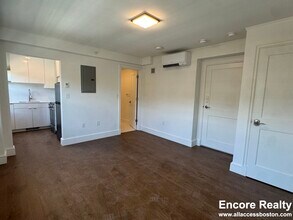 1200 Massachusetts Ave in Cambridge, MA - Building Photo - Building Photo