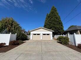1811 17th Ave SE in Albany, OR - Building Photo