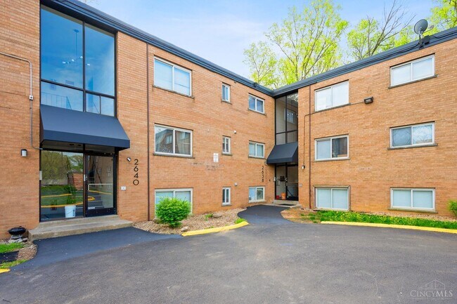 2640 Stanton Ave in Cincinnati, OH - Building Photo - Building Photo