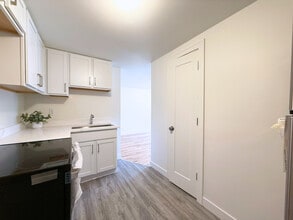 29222 Grand River Ave, Unit #5 in Farmington Hills, MI - Building Photo - Building Photo