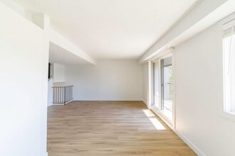 King's Alley in Calgary, AB - Building Photo - Building Photo