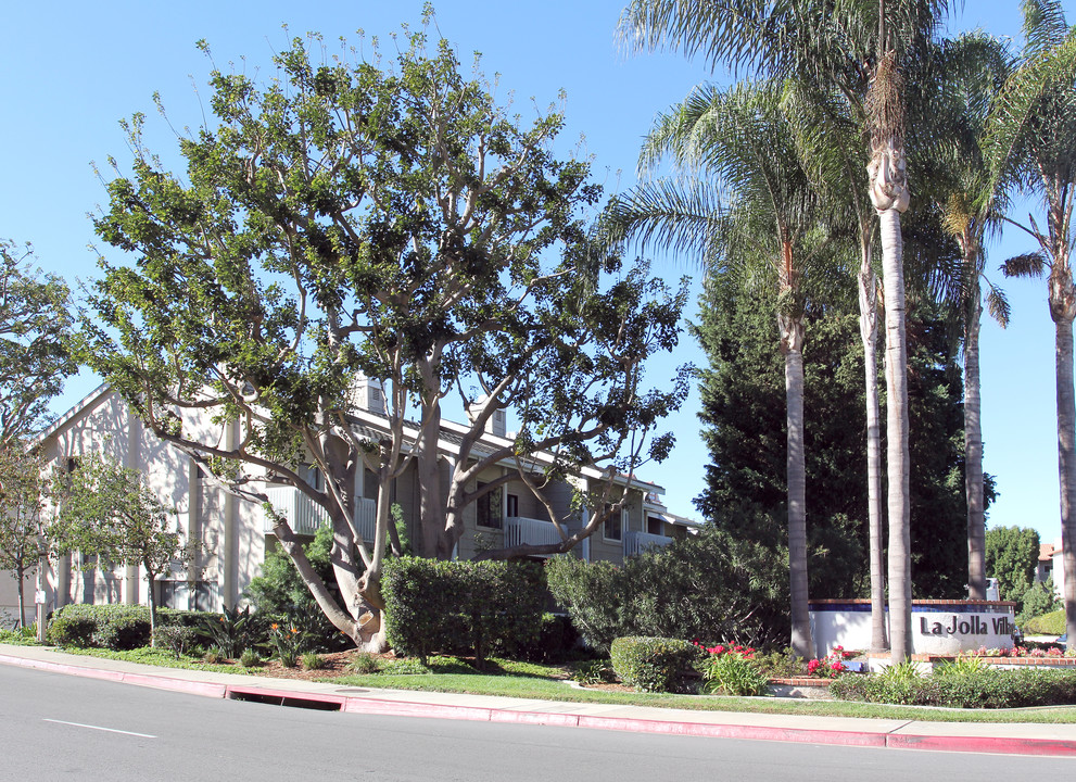 La Jolla Village Park in San Diego, CA - Building Photo