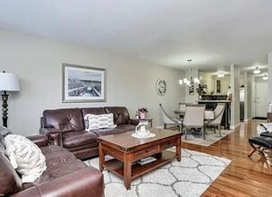 15 Greenwich Ave, Unit 23 in Stamford, CT - Foto de edificio - Building Photo