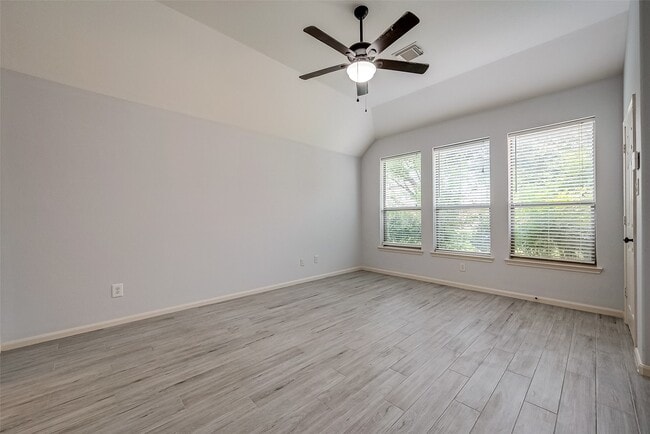 property at 18302 N Elizabeth Shore Loop