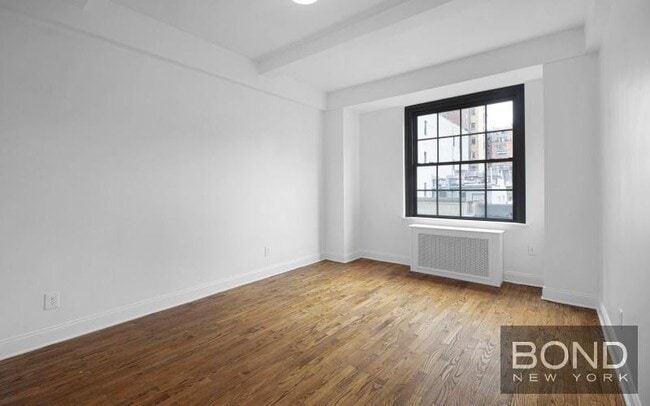property at 160 W 71st St