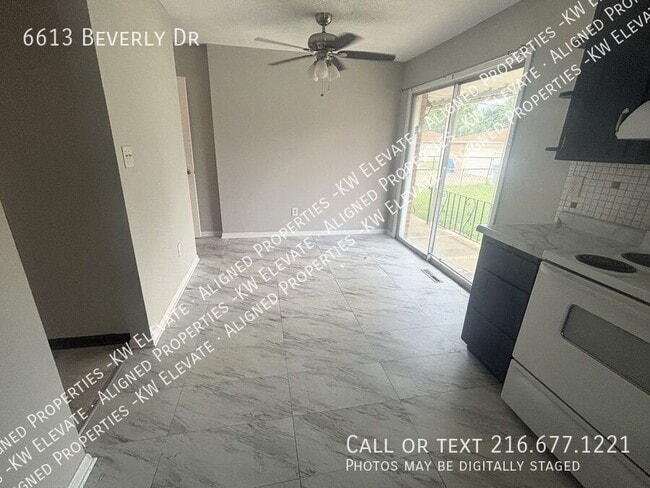 6613 Beverly Dr in Parma Heights, OH - Foto de edificio - Building Photo