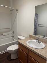 Turtle Hill Townhomes in Kansas City, KS - Foto de edificio - Building Photo