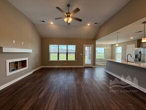 Welcome to this spacious 4 bedroom, 3 bath in Walls, MS - Foto de edificio - Building Photo