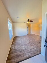 127 Bison Ct Way in Mustang, OK - Building Photo - Building Photo