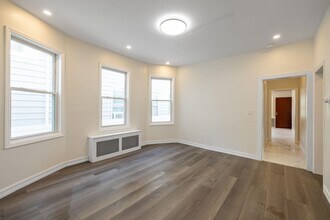 100 W 46th St in Bayonne, NJ - Building Photo - Building Photo