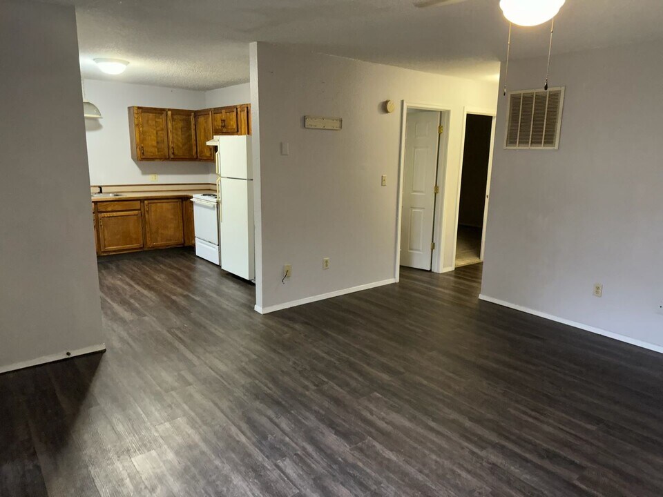 224 County Line Rd in Rogersville, MO - Building Photo
